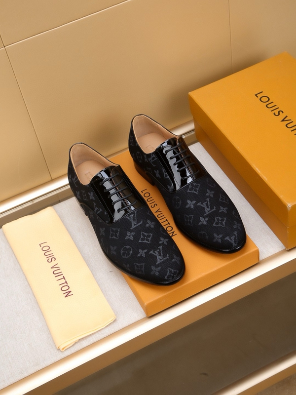 ルイヴィトン靴正面デザイン